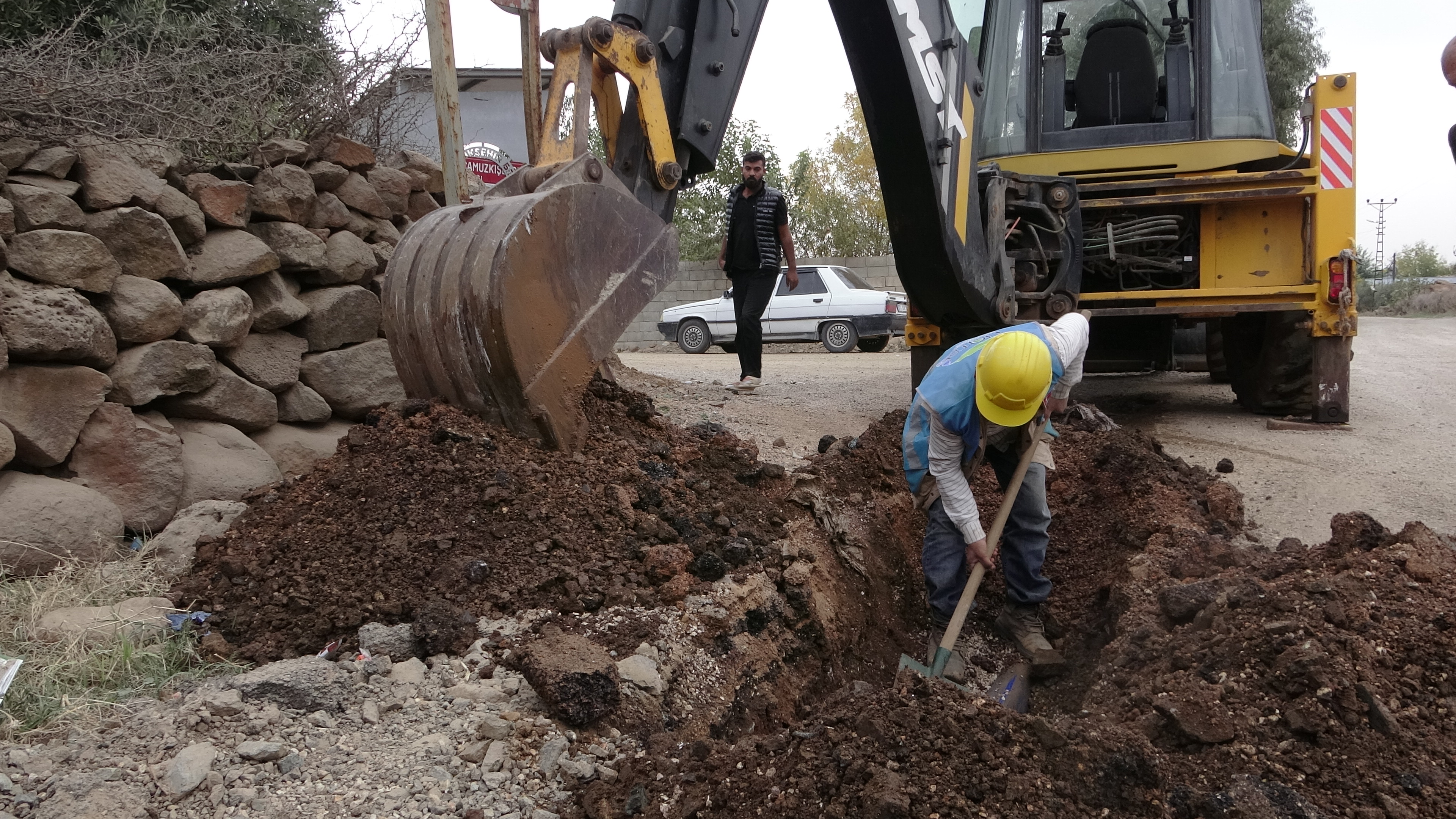 Kırıkhan’da Sürekli Arıza Yapan 25 Yıllık Su Hattı Tarihe Karıştı